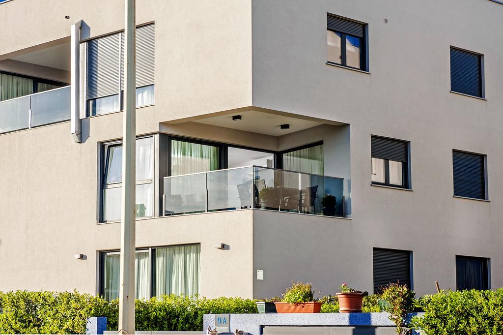 Sunset Luxury Apartment Ровин Екстериор снимка